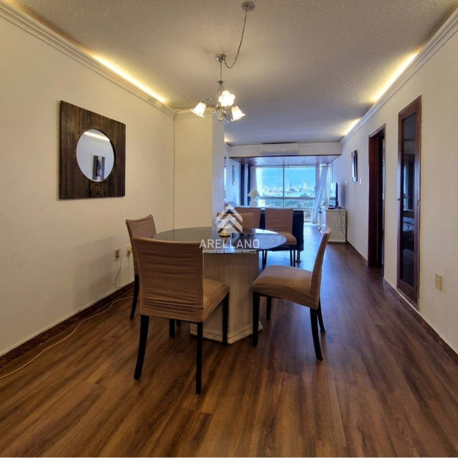 Apartamento ID.6176 - Apartamento reciclado frente al mar Playa Mansa 3 dormitorios terraza con barbacoa uso exclusivo y vista el mar Punta del Este