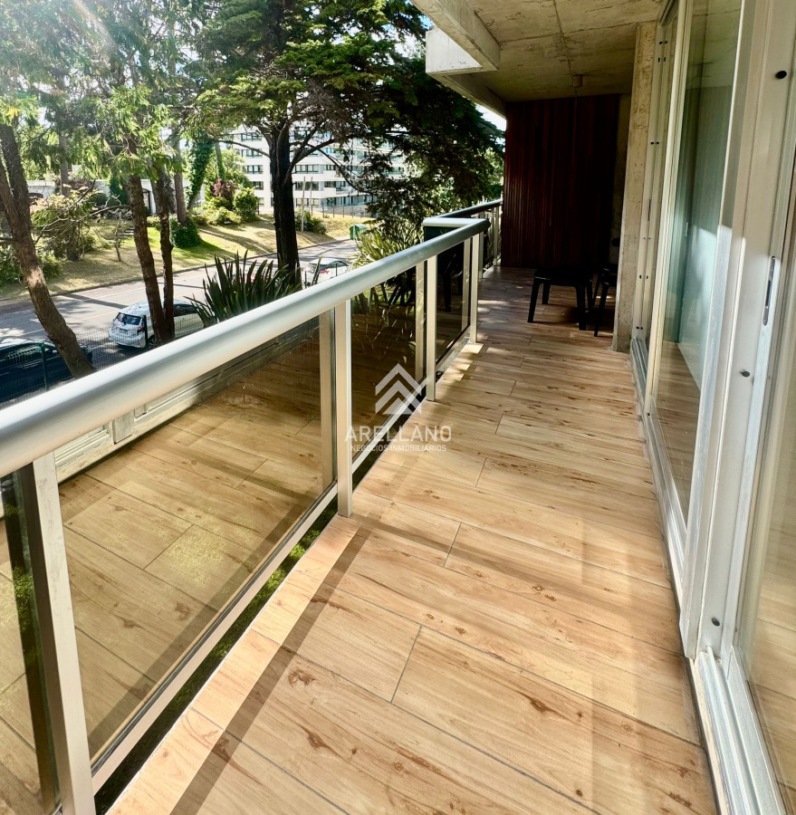 Apartamento ID.4409 - Venta apartamento 2 dormitorios Mansa Inn 