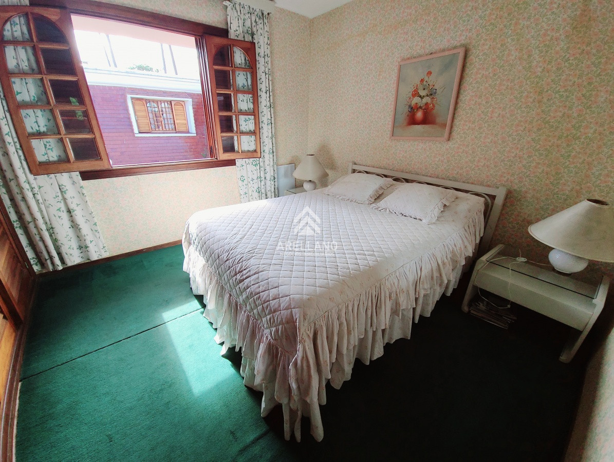 Apartamento ID.4480 - Oportunidad venta casa 2 dormitorios Playa Mansa cochera y parrillero