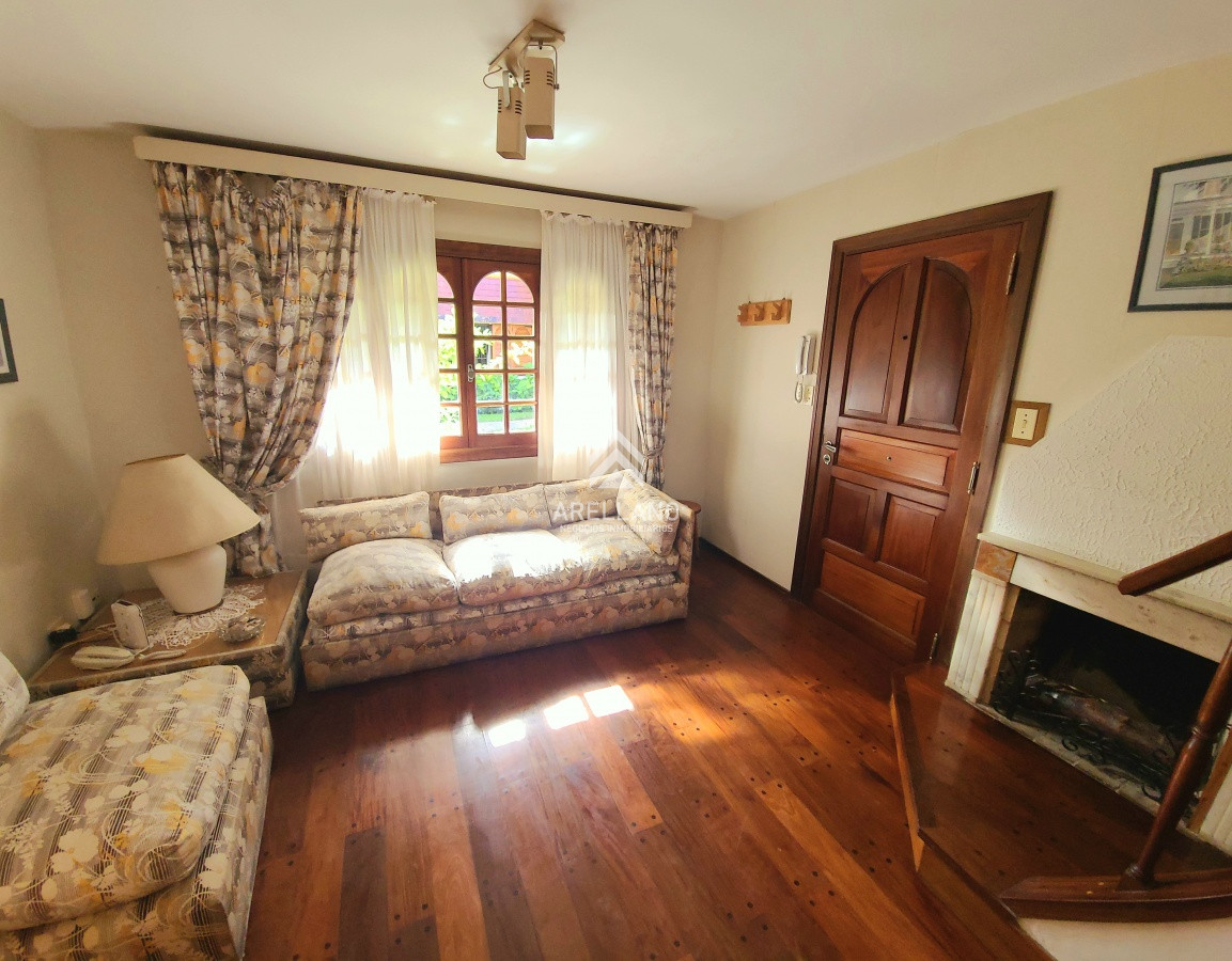 Apartamento ID.4480 - Oportunidad venta casa 2 dormitorios Playa Mansa cochera y parrillero