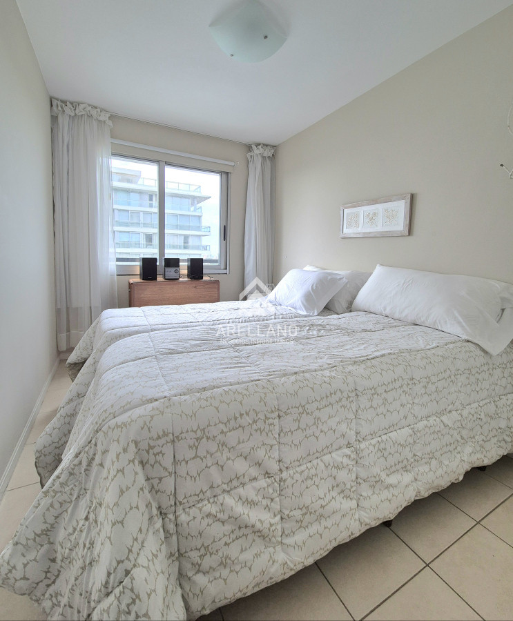 Apartamento ID.4559 - Venta apartamento moderno piso alto 3 dormitorios 2 baños terraza con vista al mar 