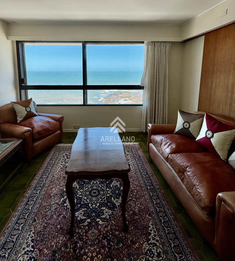 Apartamento ID.6115 - Venta Apartamento 4 dormitorios en península con excelente vista al mar 