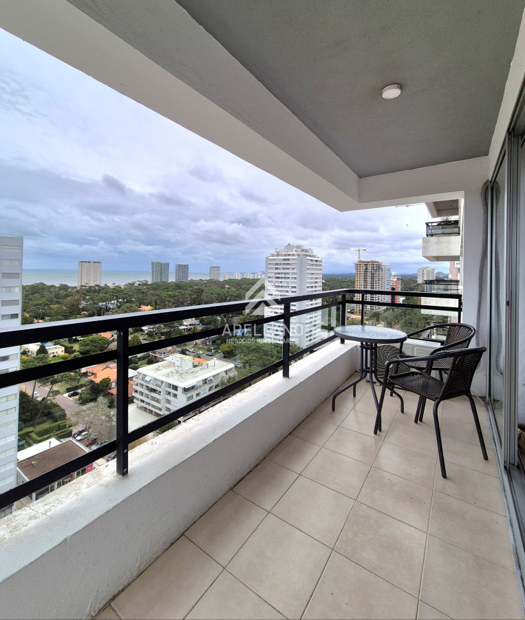Apartamento ID.4559 - Venta apartamento moderno piso alto 3 dormitorios 2 baños terraza con vista al mar 