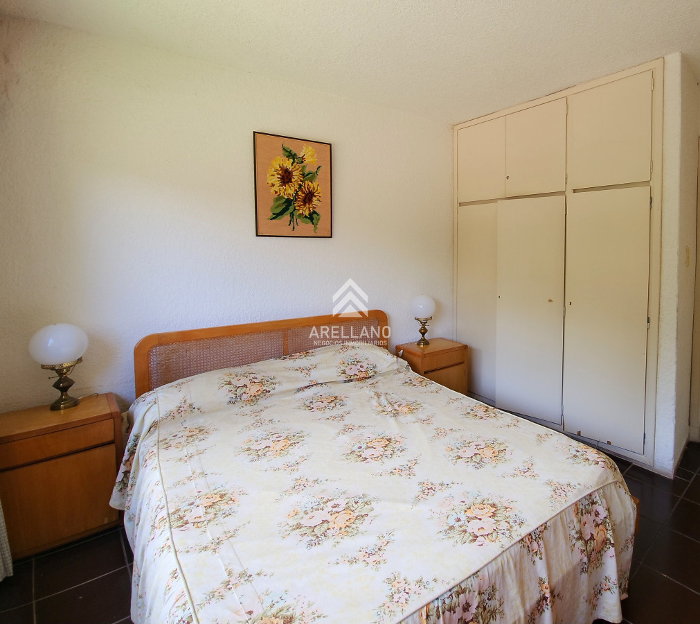 Apartamento ID.4377 - Venta Apartamento de 2 dormitorios 2 baños con garage en Playa Mansa