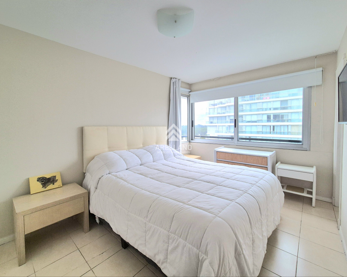 Apartamento ID.4559 - Venta apartamento moderno piso alto 3 dormitorios 2 baños terraza con vista al mar 