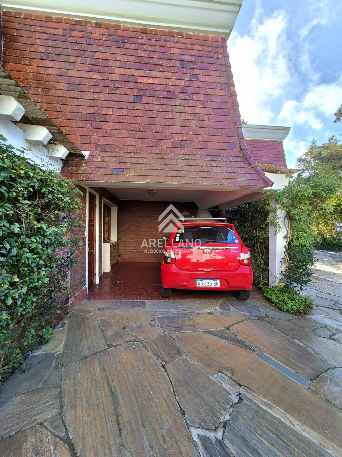 Apartamento ID.4480 - Oportunidad venta casa 2 dormitorios Playa Mansa cochera y parrillero