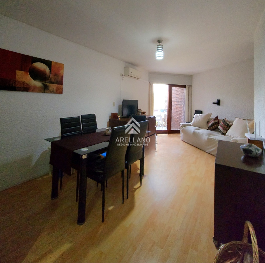 Apartamento ID.3964 - Venta apartamento 2 dormitorios 2 baños terraza cochera y estufa a leña Aidy Grill Punta del Este