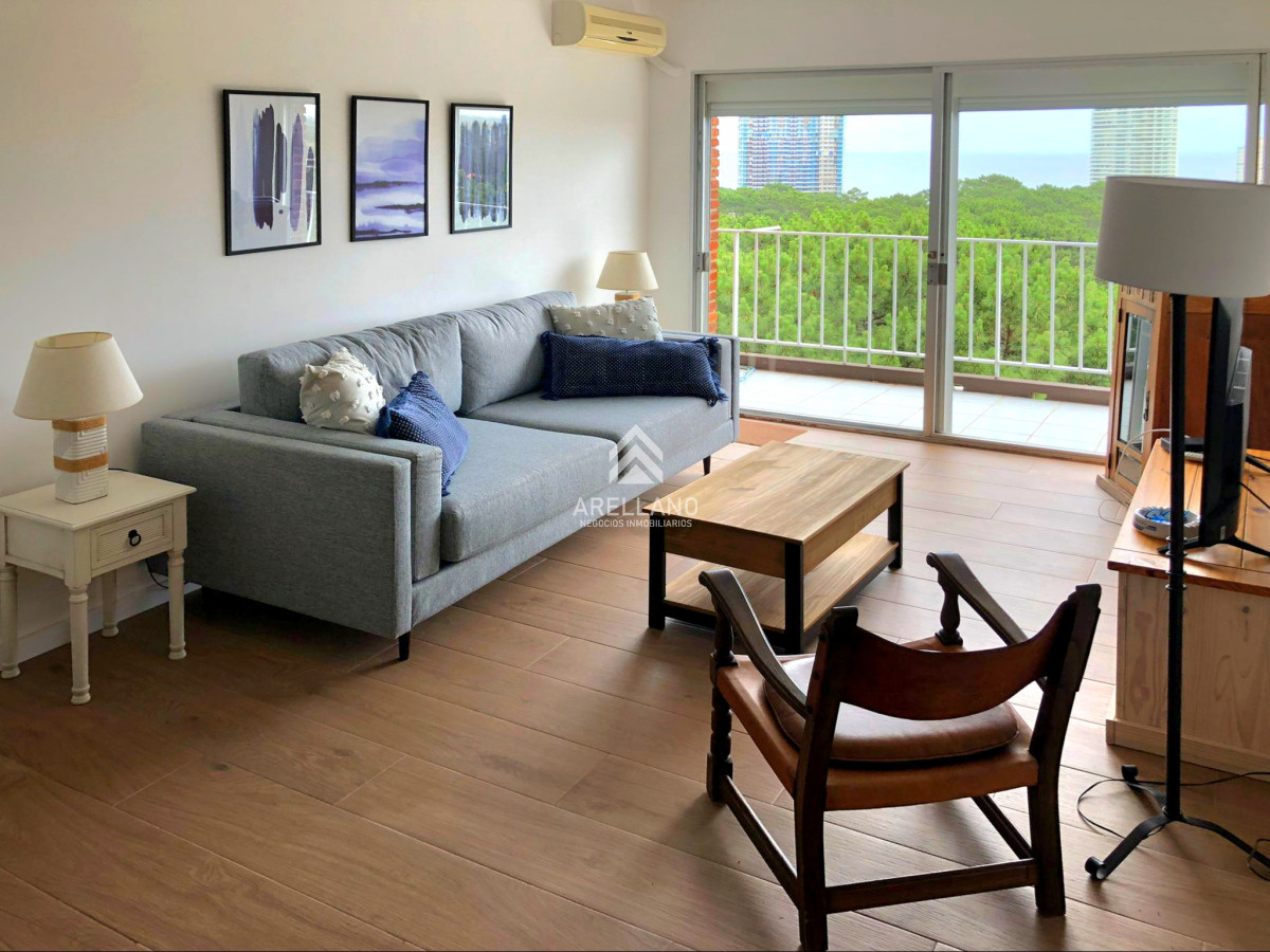 Apartamento ID.4545 - Venta apartamento 2 dormitorios con vista al mar Playa Mansa , Punta del Este 