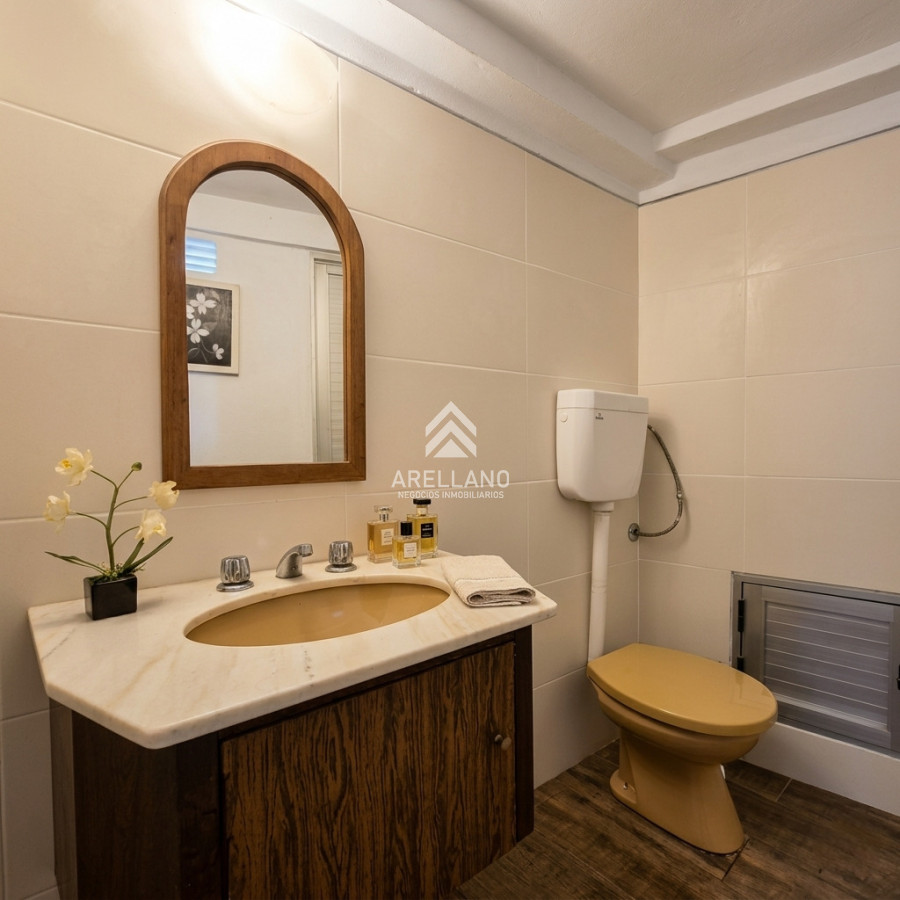 Apartamento ID.6176 - Apartamento reciclado frente al mar Playa Mansa 3 dormitorios terraza con barbacoa uso exclusivo y vista el mar Punta del Este