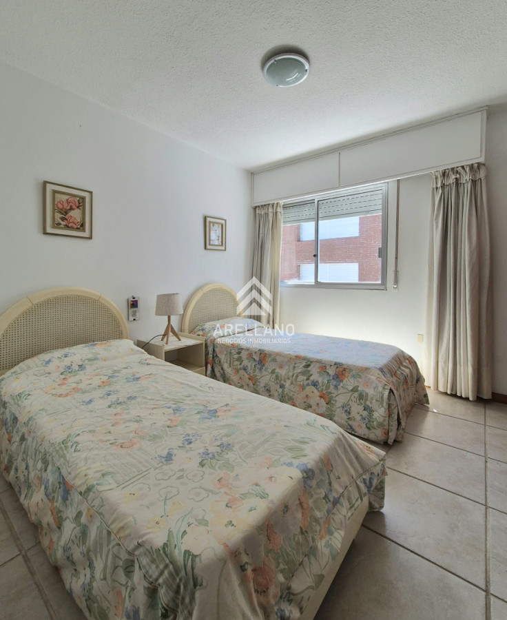 Apartamento ID.6140 - Venta apartamento 3 dormitorios y dependencia 