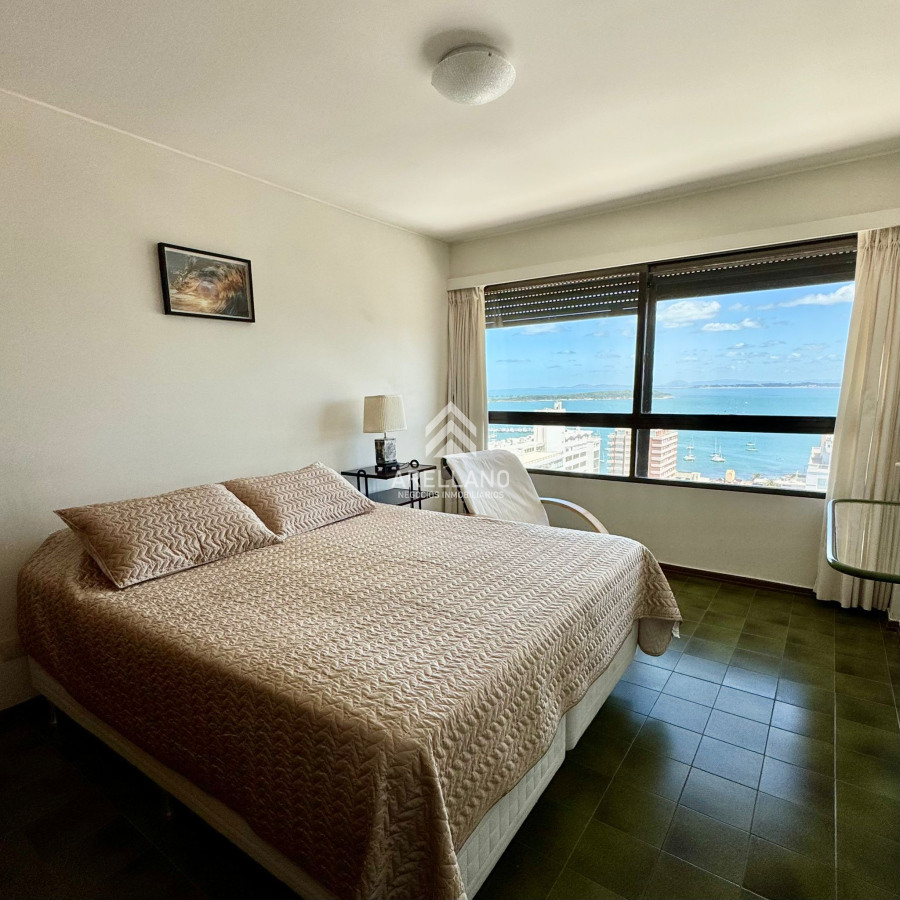 Apartamento ID.6115 - Venta Apartamento 4 dormitorios en península con excelente vista al mar 