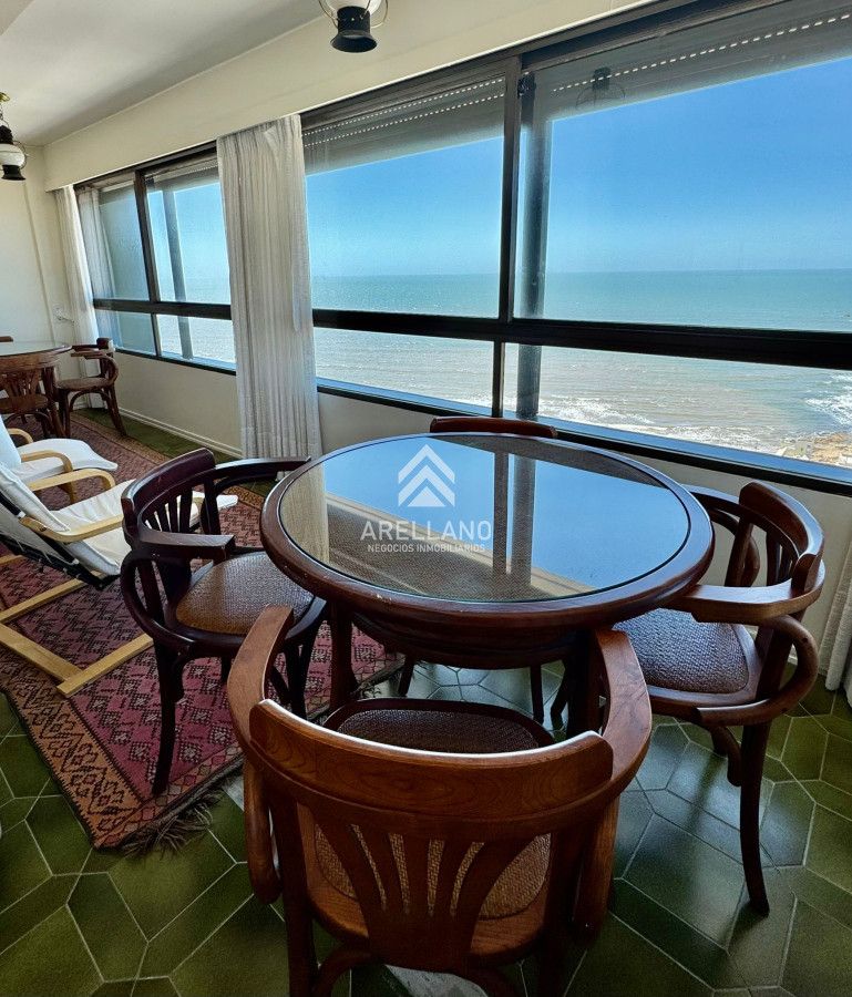Apartamento ID.6115 - Venta Apartamento 4 dormitorios en península con excelente vista al mar 