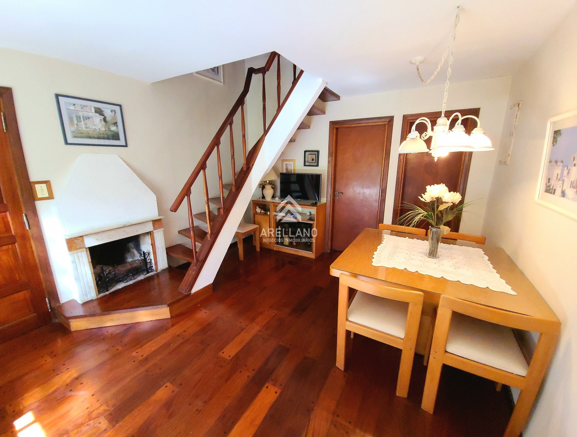 Apartamento ID.4480 - Oportunidad venta casa 2 dormitorios Playa Mansa cochera y parrillero