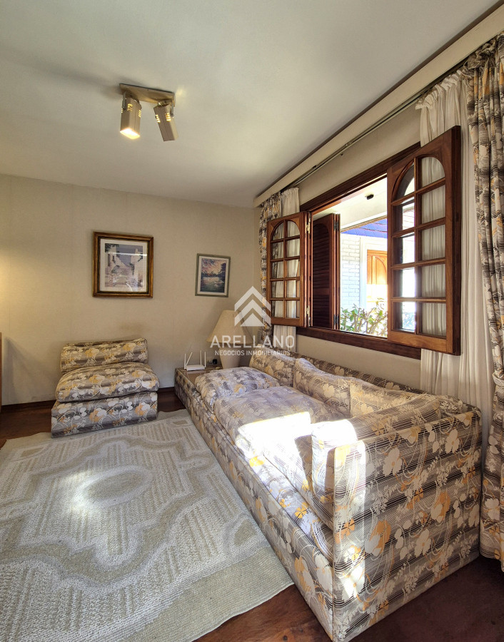 Apartamento ID.4480 - Oportunidad venta casa 2 dormitorios Playa Mansa cochera y parrillero