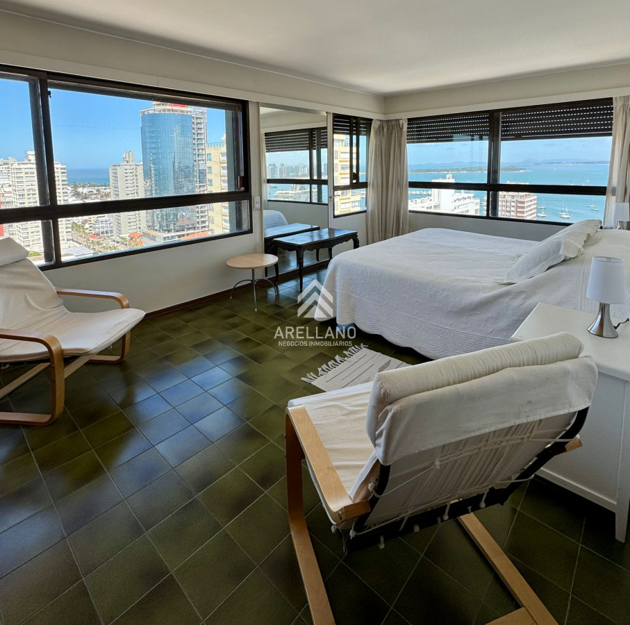 Apartamento ID.6115 - Venta Apartamento 4 dormitorios en península con excelente vista al mar 
