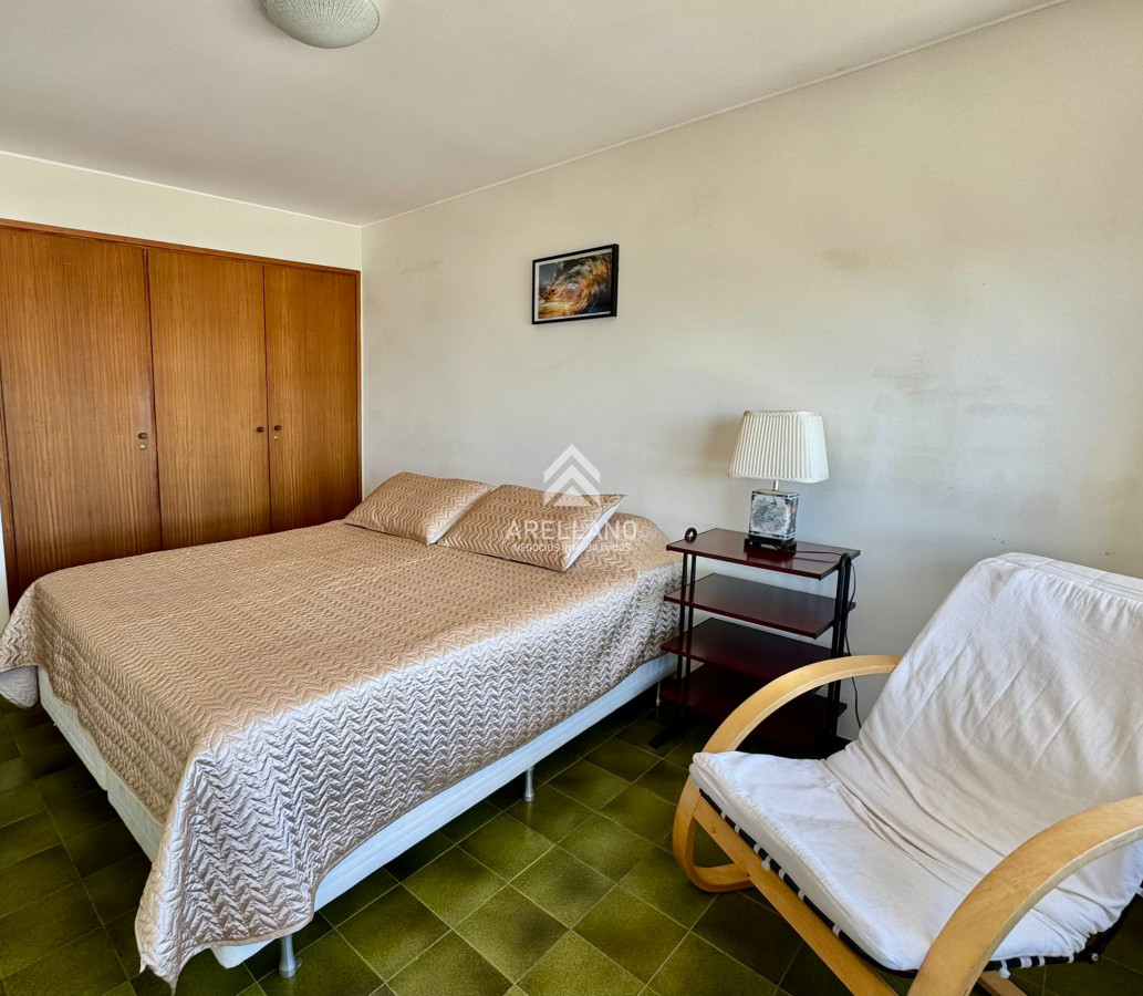 Apartamento ID.6115 - Venta Apartamento 4 dormitorios en península con excelente vista al mar 