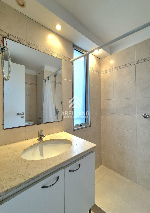 Apartamento ID.4559 - Venta apartamento moderno piso alto 3 dormitorios 2 baños terraza con vista al mar 