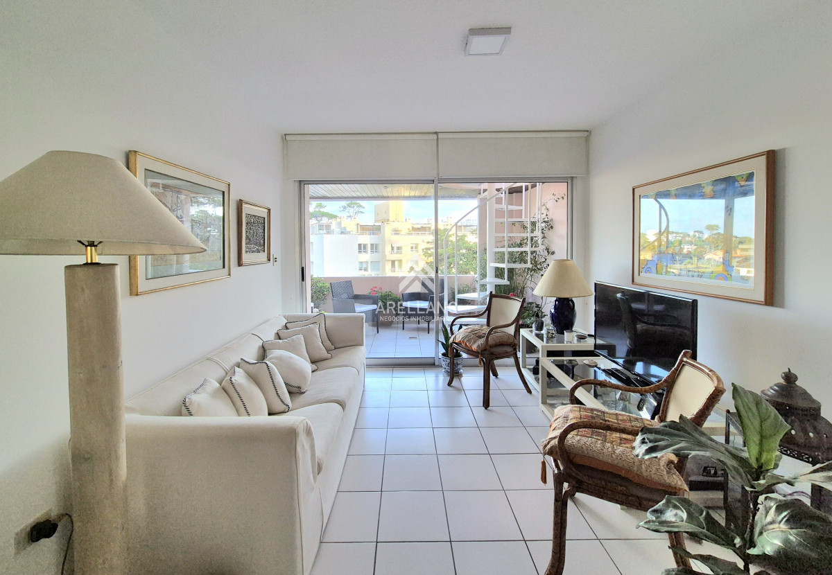 Apartamento ID.2510 - Venta Penthouse con barbacoa de uso exclusivo Playa Mansa Punta del Este