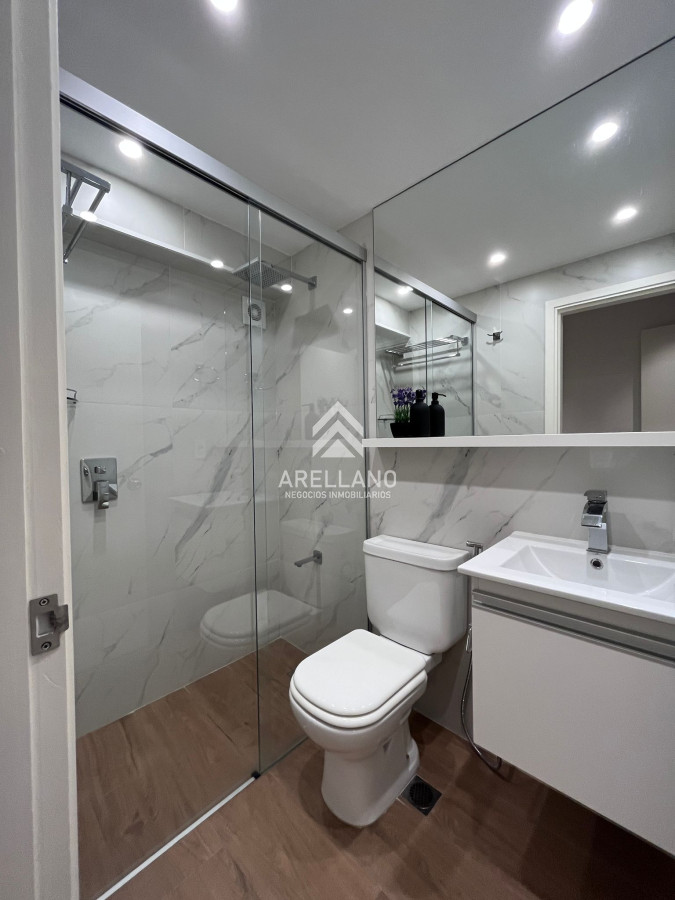 Apartamento ID.4545 - Venta apartamento 2 dormitorios con vista al mar Playa Mansa , Punta del Este 