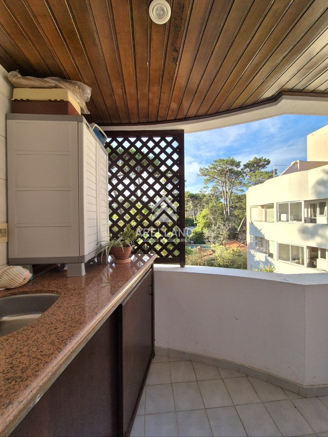 Apartamento ID.2510 - Venta Penthouse con barbacoa de uso exclusivo Playa Mansa Punta del Este