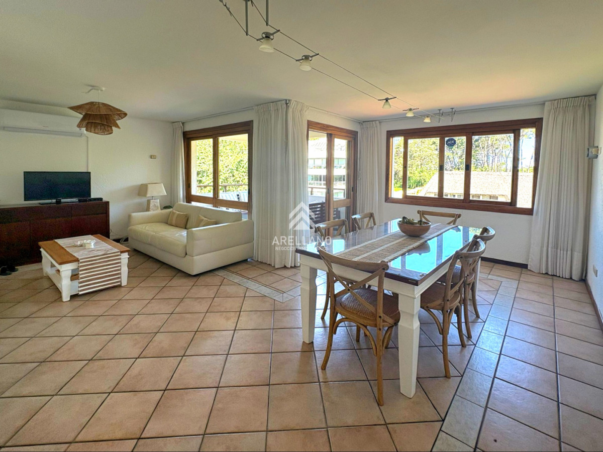 Apartamento ID.6013 - Apartamento amplio 3 dormitorios en Playa Brava garage piscina cerca del mar Punta del Este