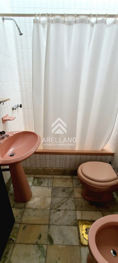 Apartamento ID.4480 - Oportunidad venta casa 2 dormitorios Playa Mansa cochera y parrillero