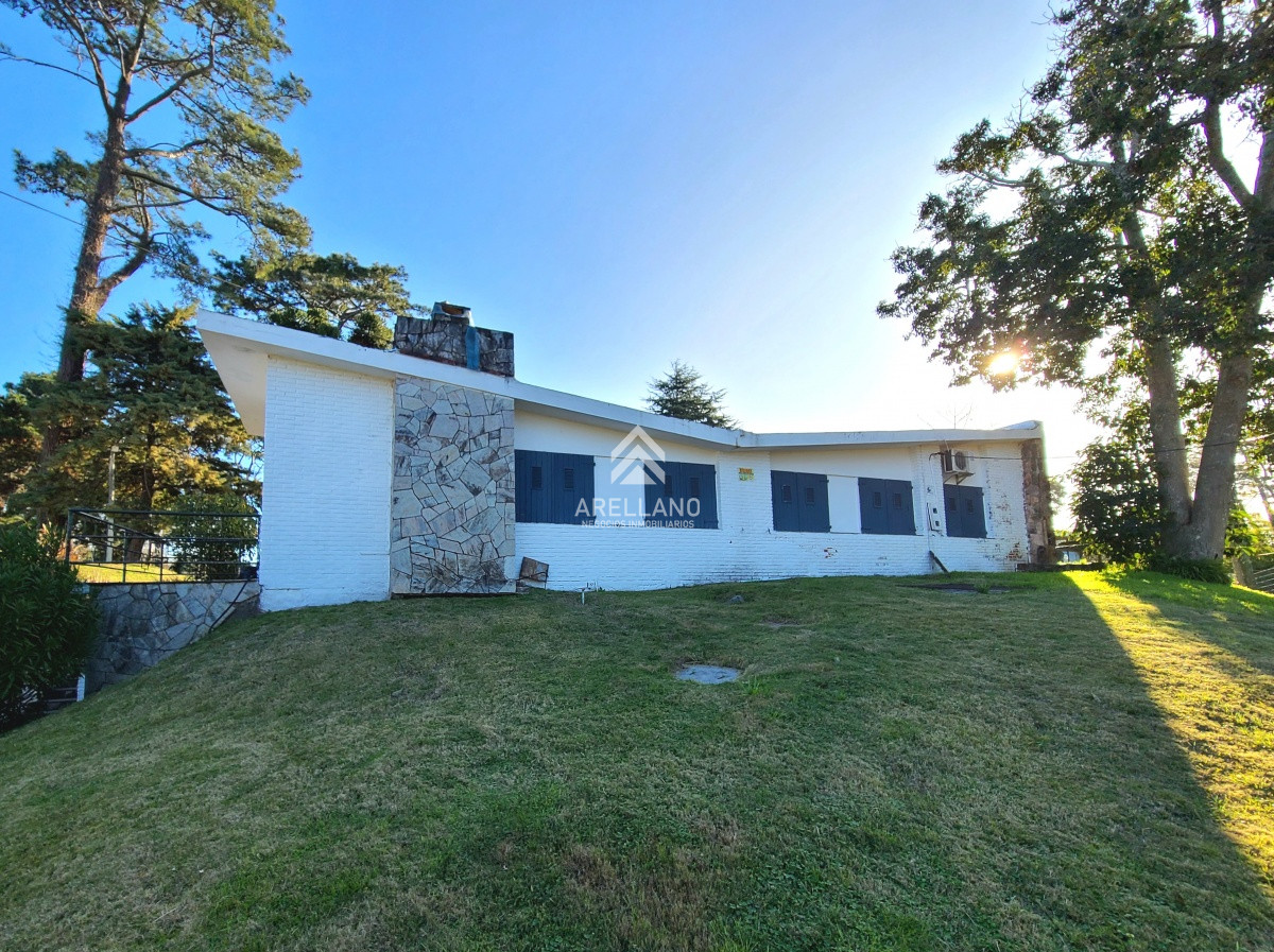 Casa ID.1288 - Venta casa 3 dormitorios y dependencia 