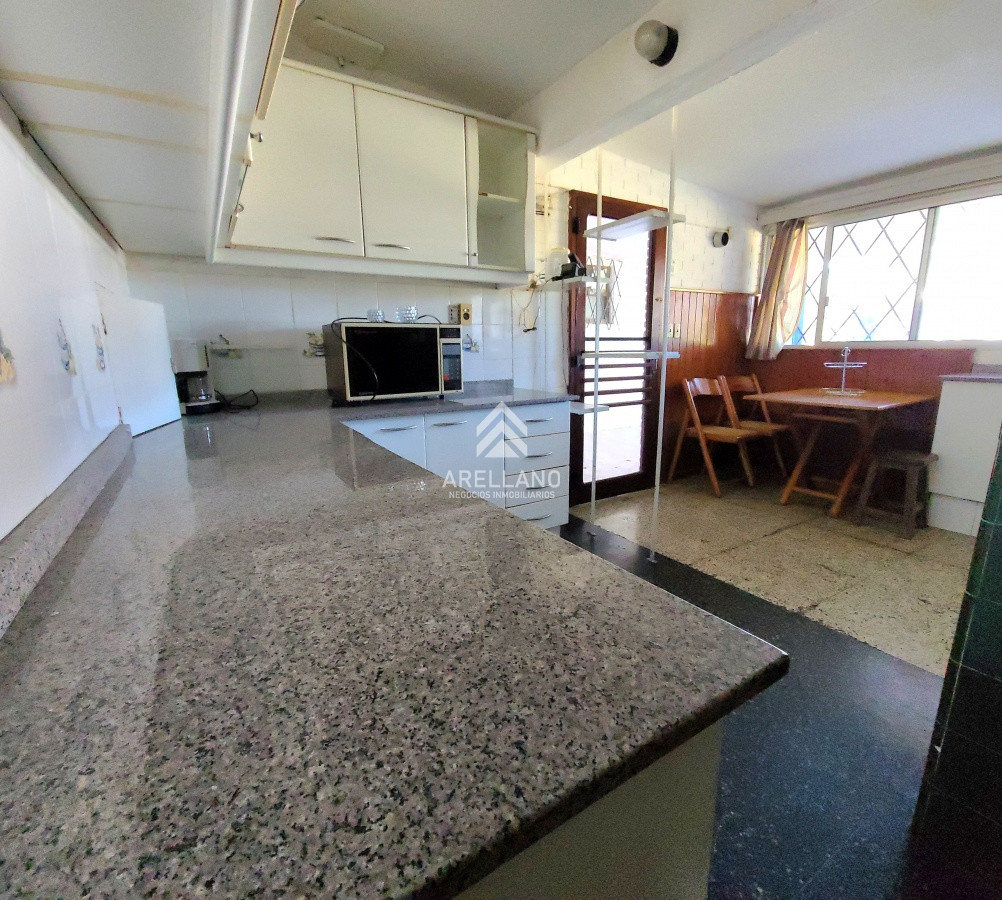 Casa ID.1288 - Venta casa 3 dormitorios y dependencia 