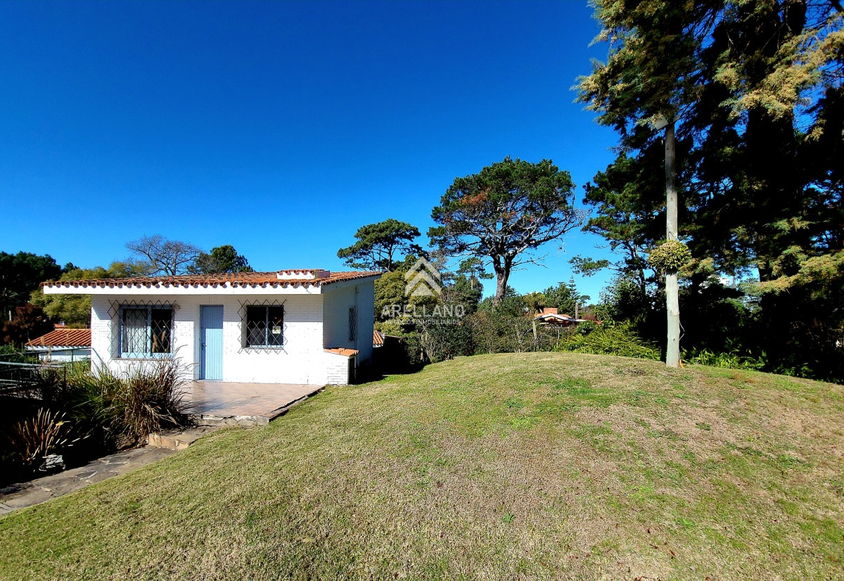 Casa ID.1288 - Venta casa 3 dormitorios y dependencia 