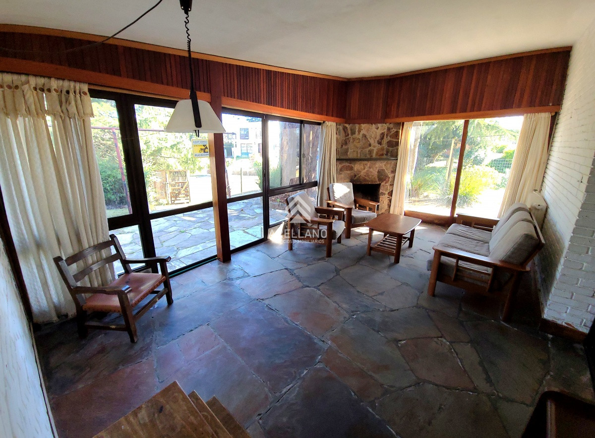 Casa ID.1288 - Venta casa 3 dormitorios y dependencia 