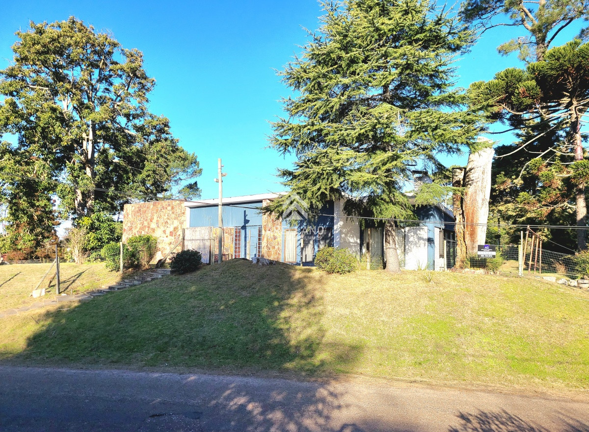 Casa ID.1288 - Venta casa 3 dormitorios y dependencia 