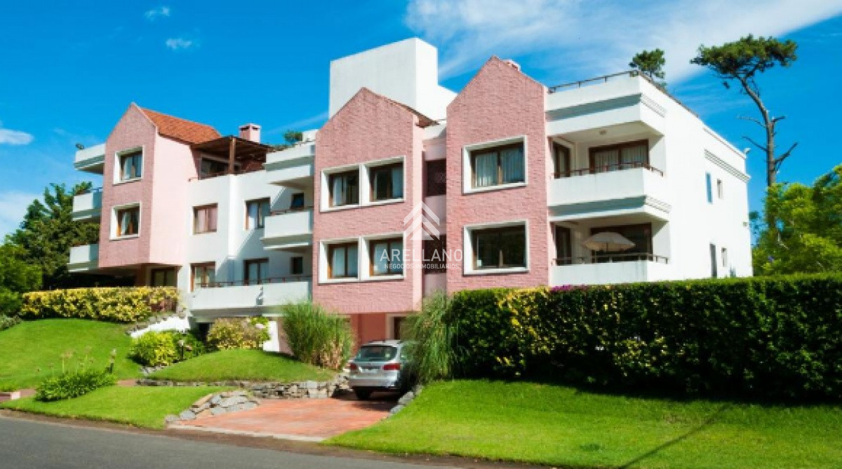 Apartamento ID.6013 - Apartamento amplio 3 dormitorios en Playa Brava garage piscina cerca del mar Punta del Este