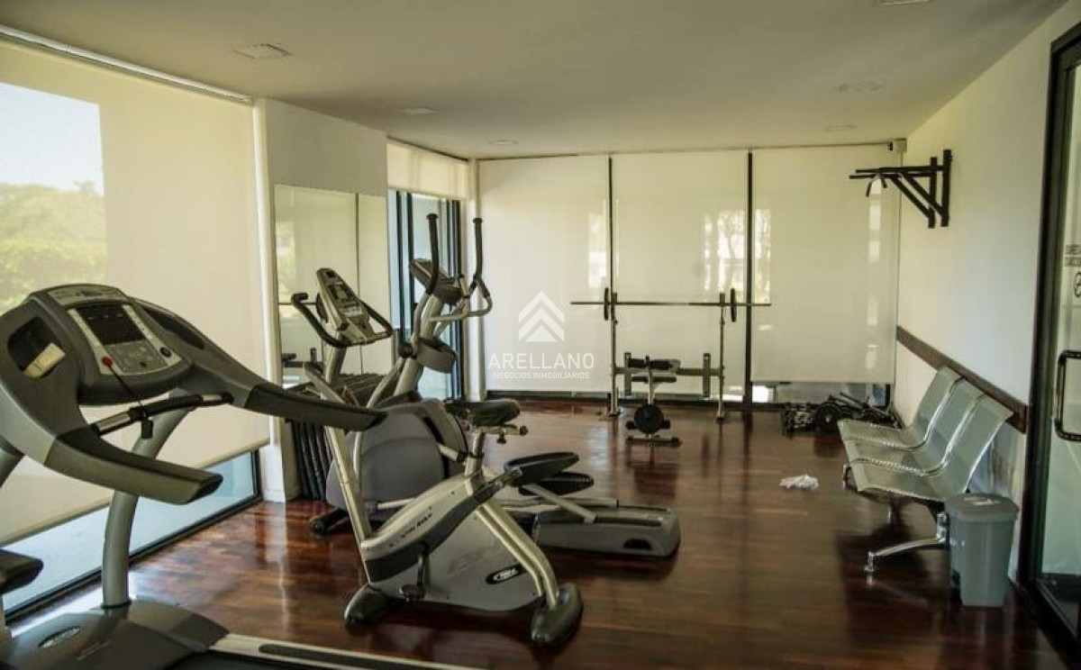 Apartamento ID.4559 - Venta apartamento moderno piso alto 3 dormitorios 2 baños terraza con vista al mar 