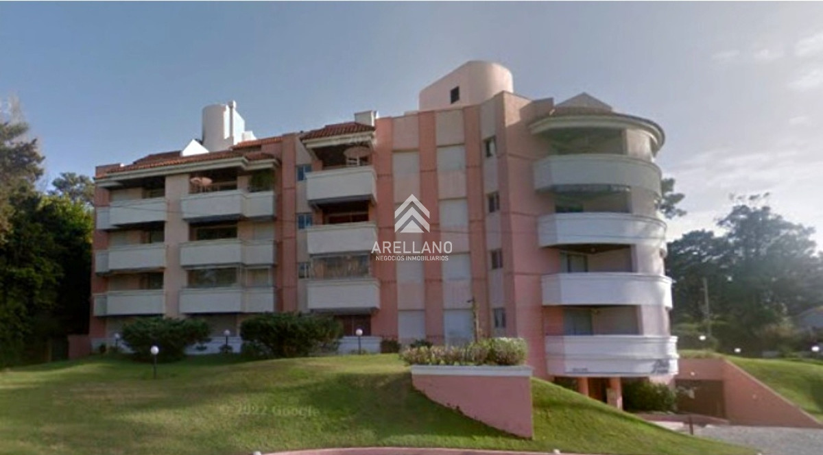 Apartamento ID.4885 - Penthouse 3 dormitorios barbacoa uso exclusivo garage piscina Playa Mansa Punta del Este