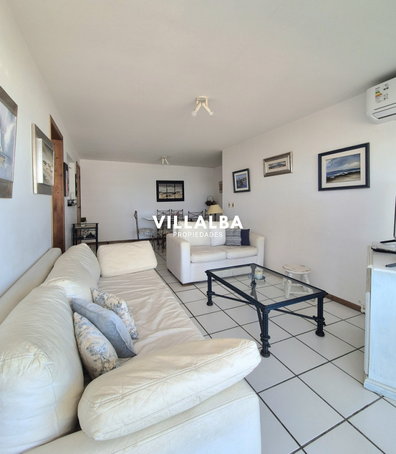 Apartamento ID.4261 - Apartamento 2 dormitorios terraza y garage piso alto con vista al mar a metros de la playa en Playa Mansa Punta del Este