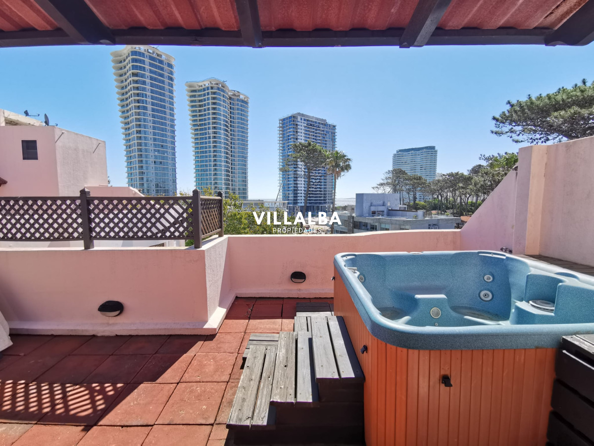 Apartamento ID.2539 - Apartamento 3 dormitorios y 2 baños en Playa Mansa, Punta del Este