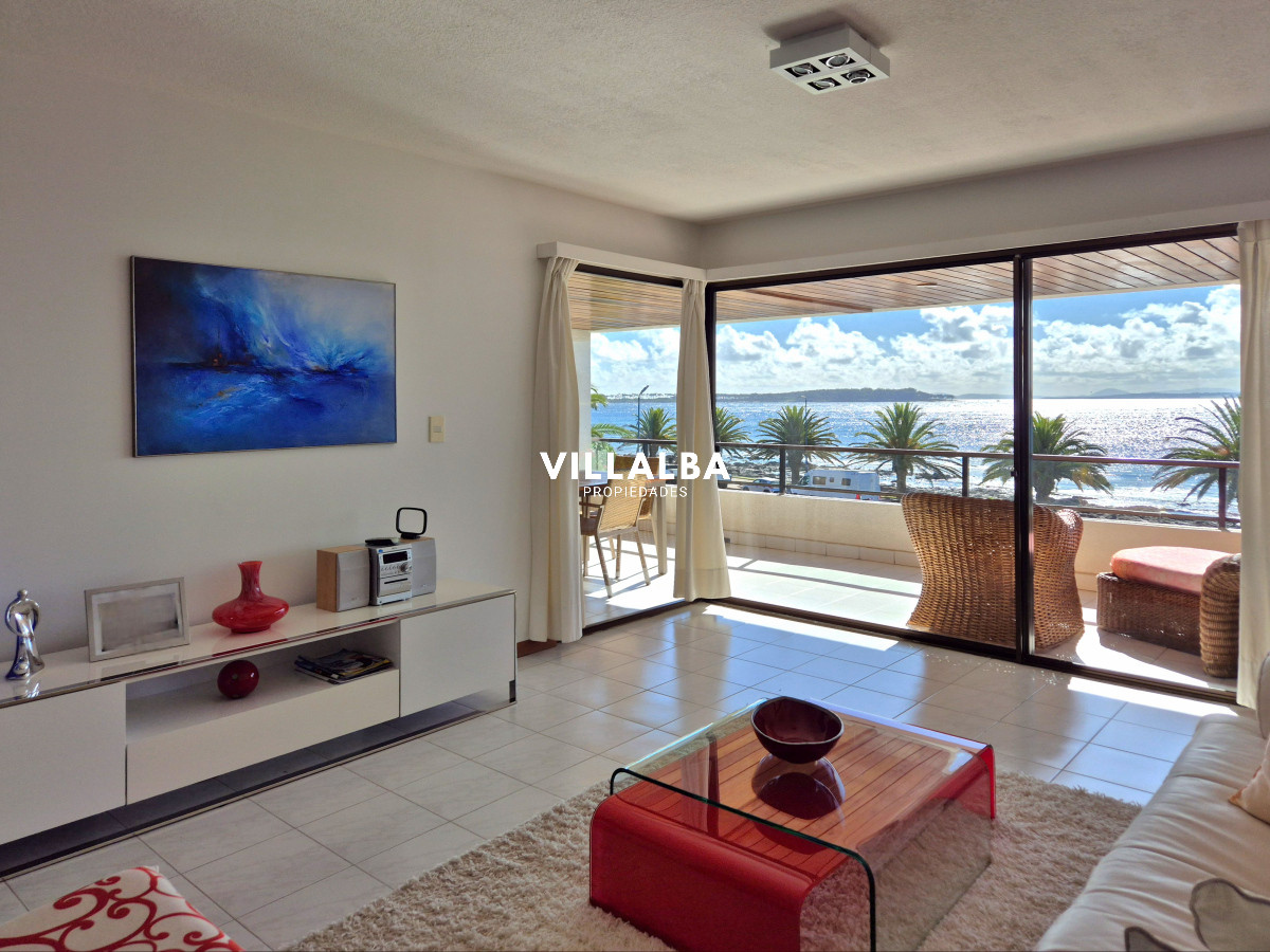 Apartamento ID.3622 - Apartamento 3 dormitorios + dependencia frente al mar parada 1 Playa Mansa Península