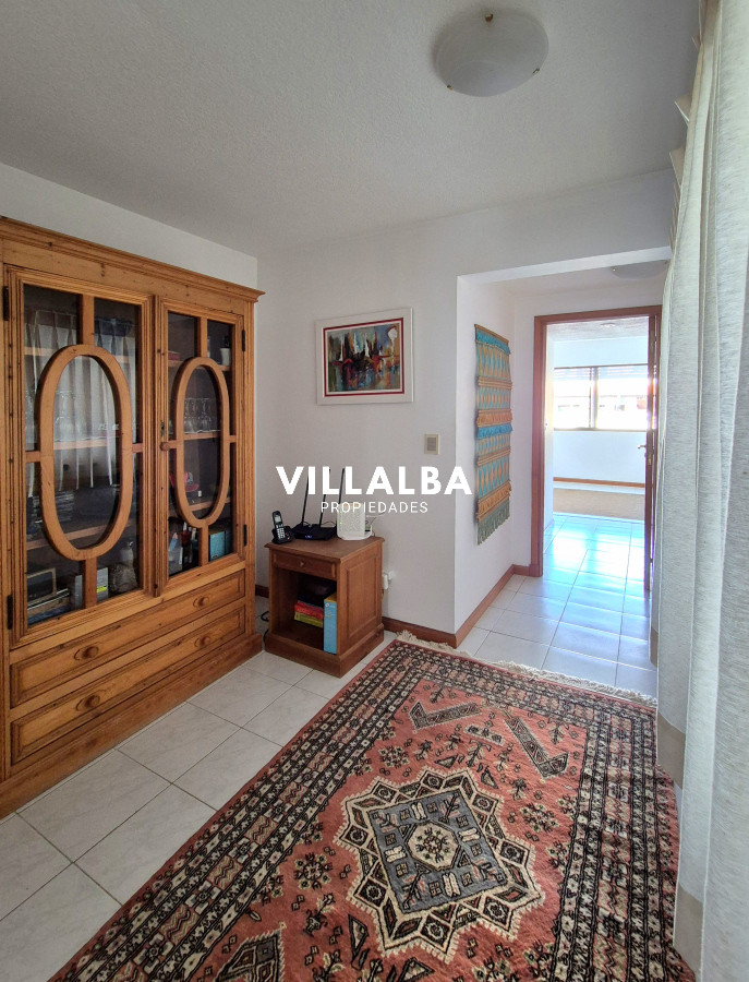 Apartamento ID.3622 - Apartamento 3 dormitorios + dependencia frente al mar parada 1 Playa Mansa Península