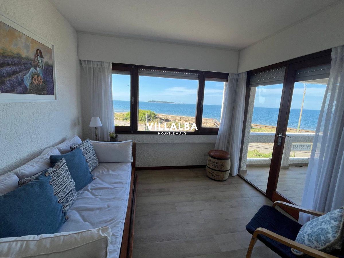 Apartamento ID.4144 - Apartamento 2 dormitorios Vista infinita al mar primera líneA con garage Playa Mansa Punta del Este