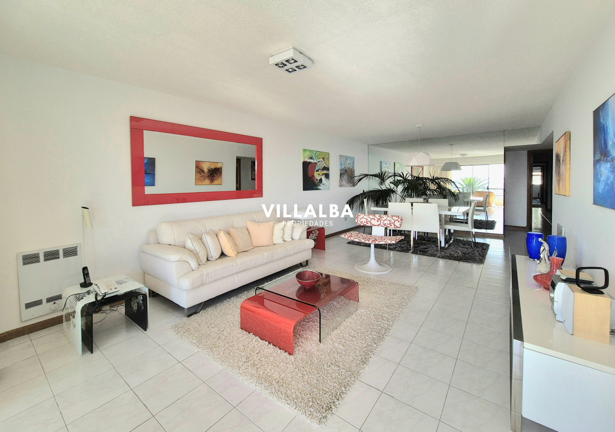 Apartamento ID.3622 - Apartamento 3 dormitorios + dependencia frente al mar parada 1 Playa Mansa Península