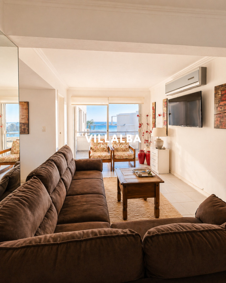 Apartamento ID.4466 - Apartamento de 3 Dormitorios con Vista Parcial al Mar en Playa Mansa - Pinares
