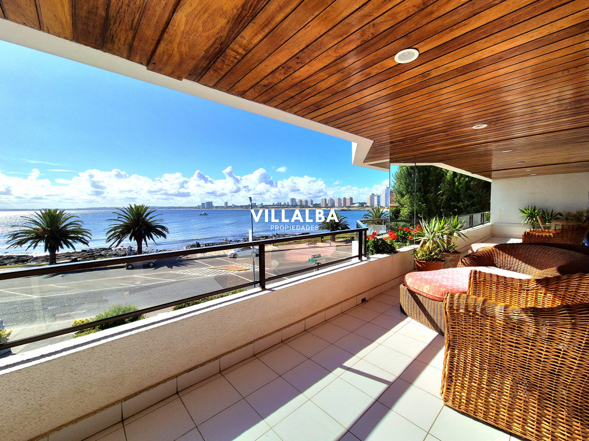 Apartamento ID.3622 - Apartamento 3 dormitorios + dependencia frente al mar parada 1 Playa Mansa Península