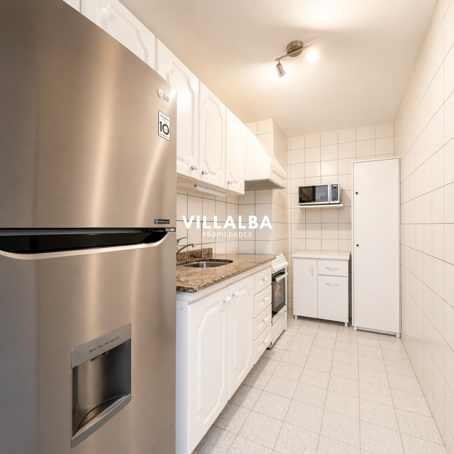 Apartamento ID.4045 - Apartamento 1 dormitorio en venta cercano al Mar terraza y cochera Playa Mansa Punta del Este