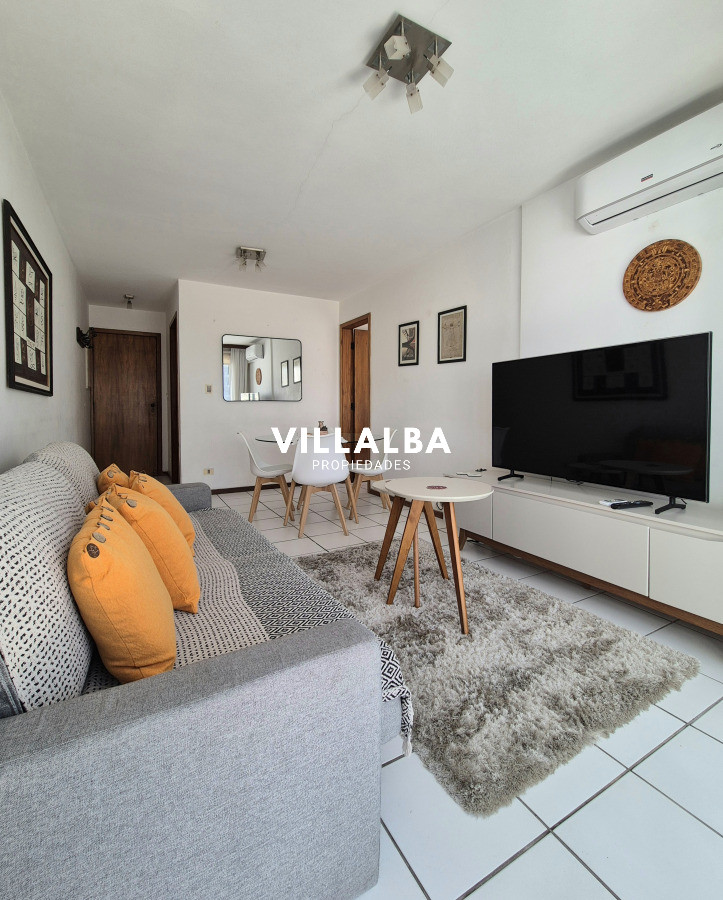 Apartamento ID.4045 - Apartamento 1 dormitorio en venta cercano al Mar terraza y cochera Playa Mansa Punta del Este