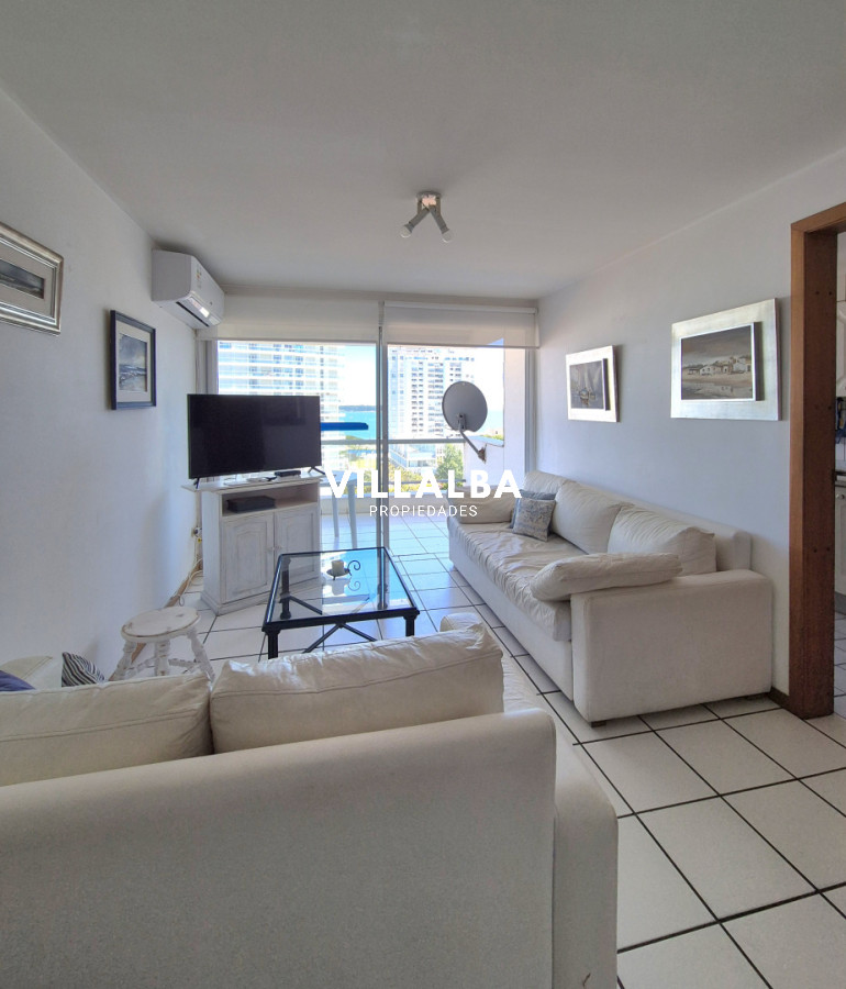 Apartamento ID.4261 - Apartamento 2 dormitorios terraza y garage piso alto con vista al mar a metros de la playa en Playa Mansa Punta del Este