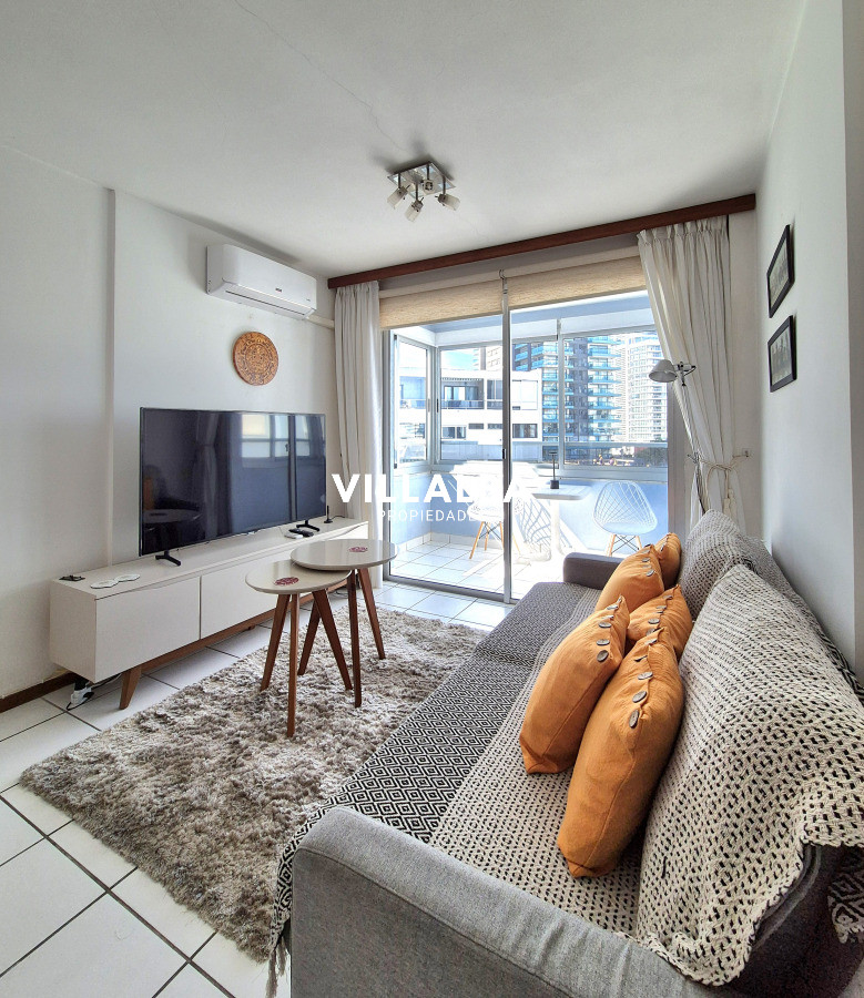 Apartamento ID.4045 - Apartamento 1 dormitorio en venta cercano al Mar terraza y cochera Playa Mansa Punta del Este