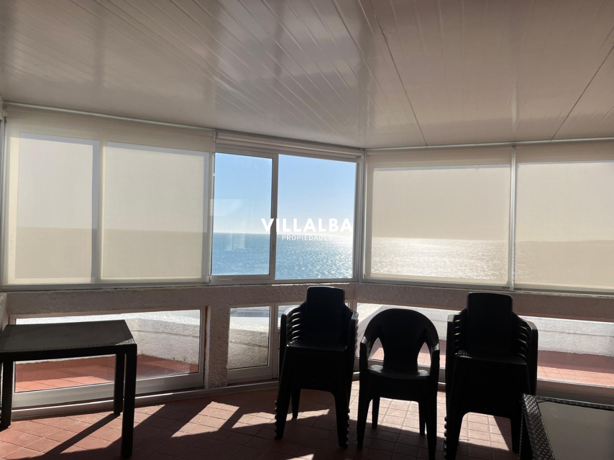 Apartamento ID.4144 - Apartamento 2 dormitorios Vista infinita al mar primera líneA con garage Playa Mansa Punta del Este