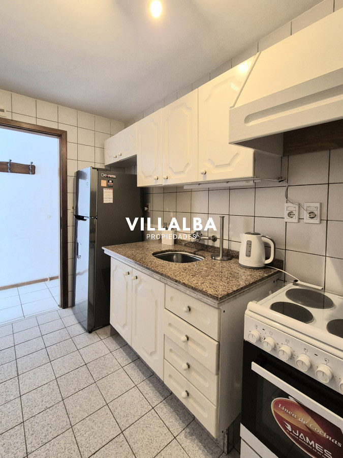 Apartamento ID.4045 - Apartamento 1 dormitorio en venta cercano al Mar terraza y cochera Playa Mansa Punta del Este