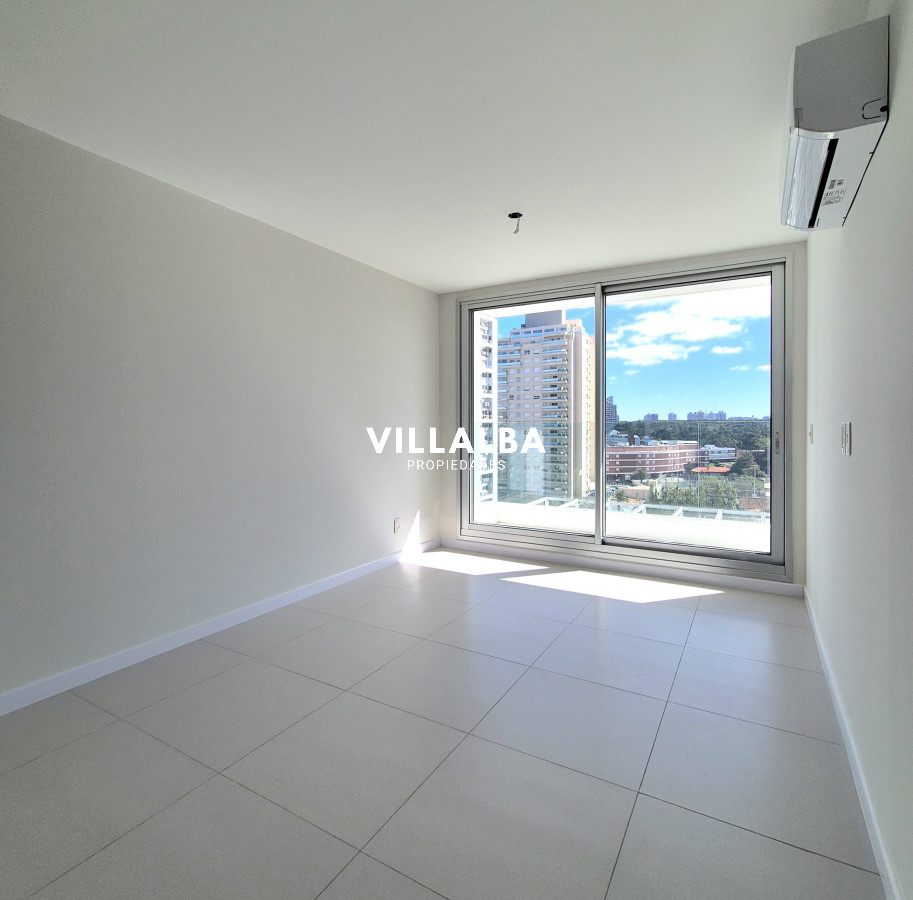 Apartamento ID.3555 - Apartamento a estrenar venta 1 dormitorio frente a metros del mar terraza garage Playa Mansa Punta del Este