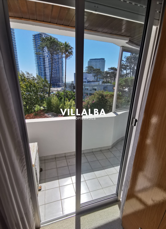 Apartamento ID.2539 - Apartamento 3 dormitorios y 2 baños en Playa Mansa, Punta del Este